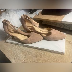 CLARK ARTISAN Beige suede heel  - Women size 11M
